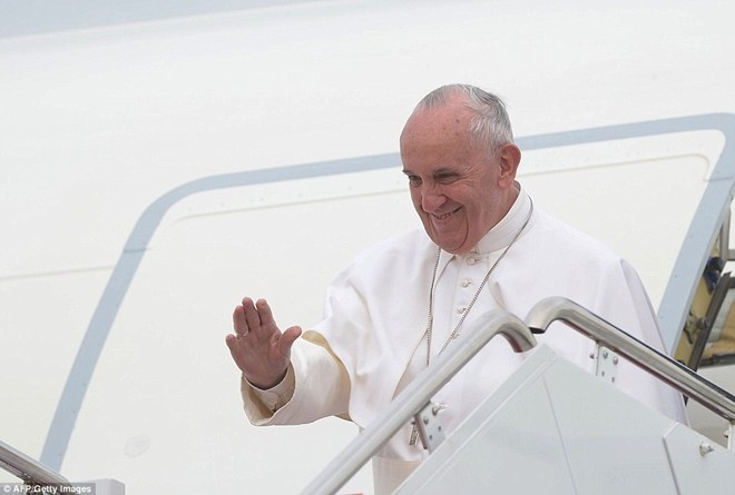 Phi co cho Giao hoang bay long vong vi Obama toi tre hinh anh