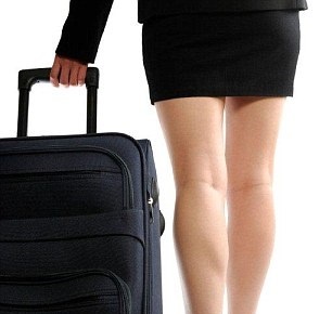 Sa thai nu tiep vien ban dam trieu USD tren may bay hinh anh