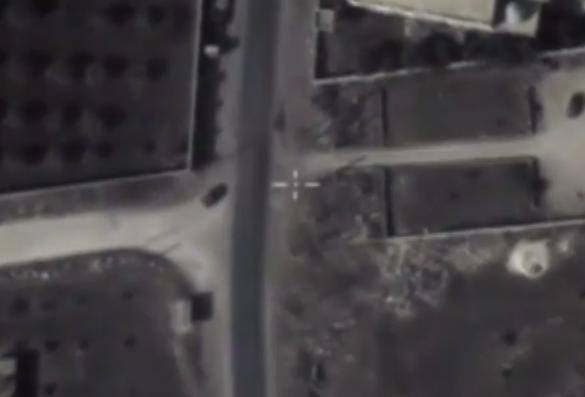 IS giau vu khi de tranh bi khong kich hinh anh