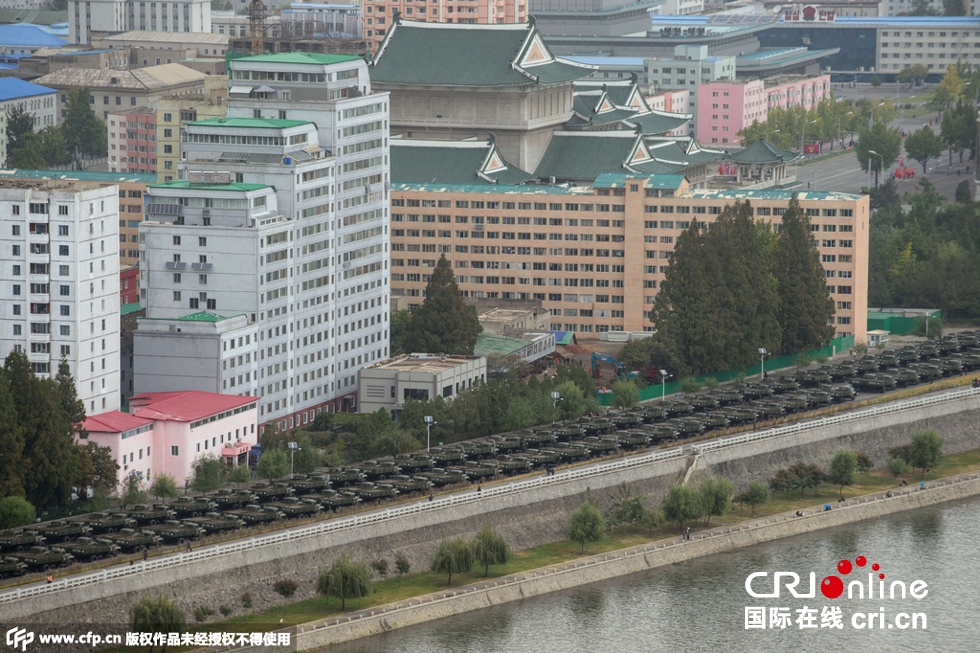 Các binh sĩ và đoàn xe của Triều Tiên hướng về quảng trường Kim Nhật Thành ở Bình Nhưỡng sáng nay. Ảnh: CRI