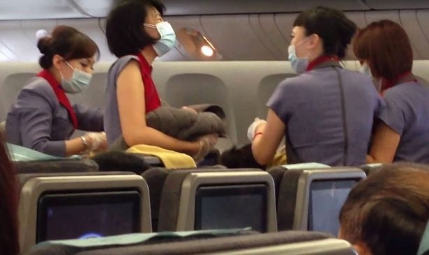 Sinh con khi dang bay o do cao hon 9.000 m hinh anh