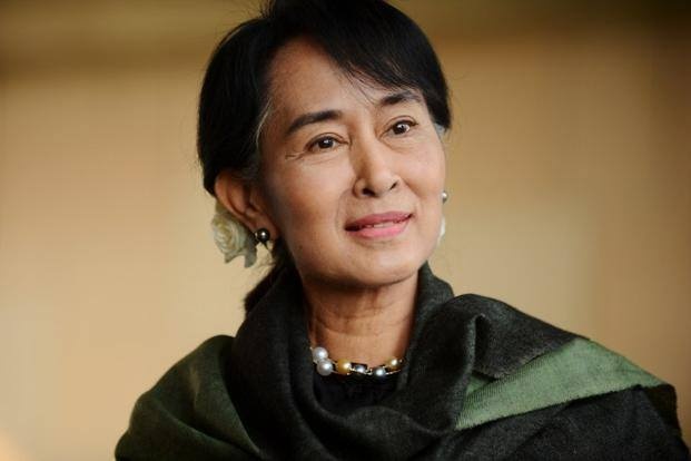 Cuoc doi nguoi phu nu noi tieng nhat Myanmar hinh anh