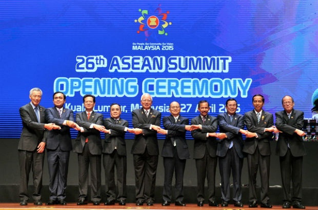 Lanh dao ASEAN keu goi kiem che cang thang o Bien Dong hinh anh