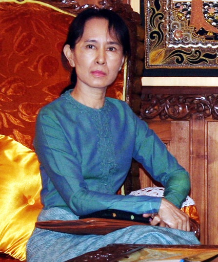 -	Hình ảnh bà Suu Kyi trong cuộc họp với bộ trưởng lao động Aung Kyi tại Yangon ngày 30/1/2008.