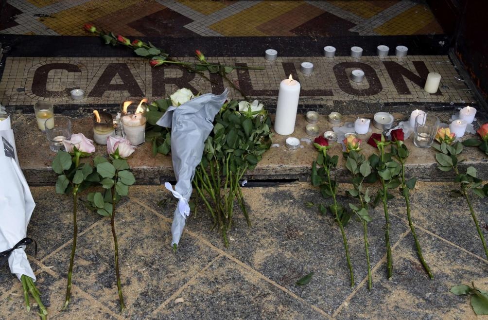 lối vào quán bar Carillon