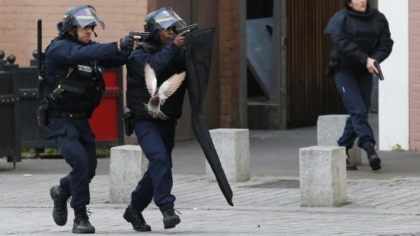 Paris: 7 gio nghet tho cung 5.000 phat dan hinh anh