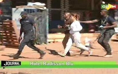 Vu khung bo tan cong khach san qua loi nhan chung hinh anh