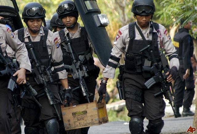 Indonesia pha am muu danh bom tu sat dip nam moi hinh anh