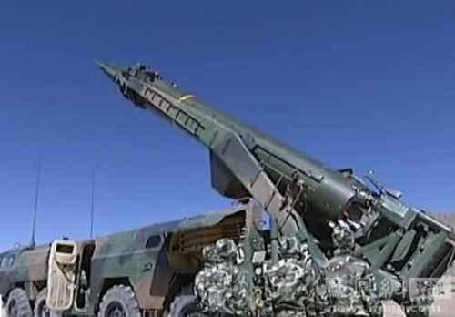 Luc luong ten lua Trung Quoc tap tran dau nam hinh anh