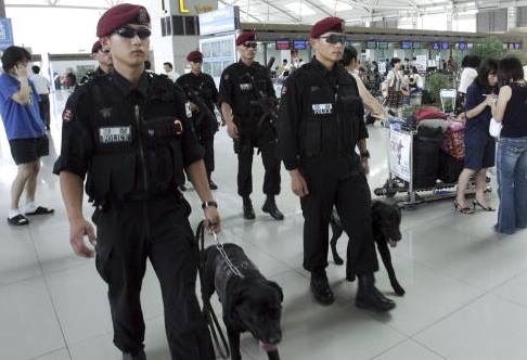 Han Quoc bat thanh nien Viet Nam nhap canh trai phep hinh anh