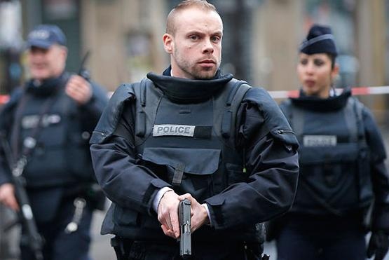 Phap bat nghi pham am muu tan cong Paris hinh anh