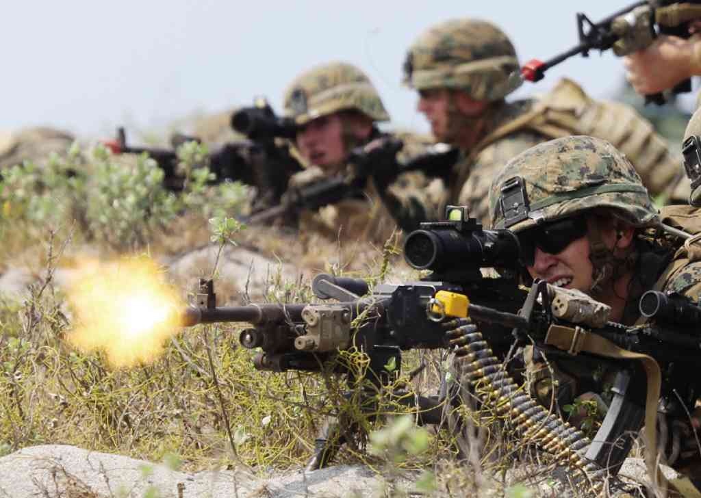 Trung Quoc noi doa vi My, Philippines tap tran Vai ke vai hinh anh