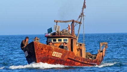 Tau ca Trieu Tien chim, 8 nguoi thiet mang hinh anh