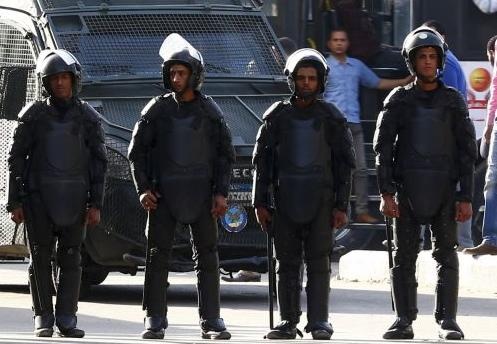 Canh sat Ai Cap ban chet nguoi vi tranh cai gia tach tra hinh anh