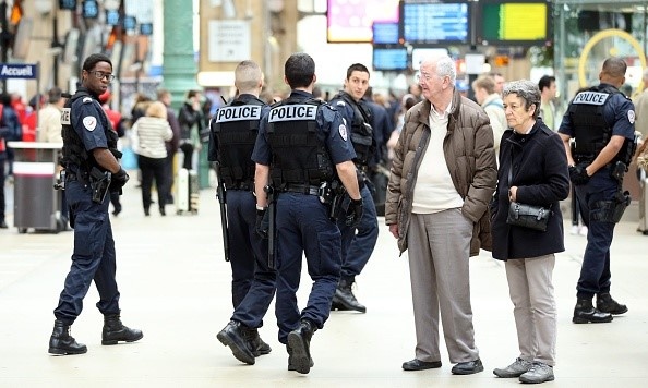 Phap thua nhan nguy co khung bo dip Euro anh 1