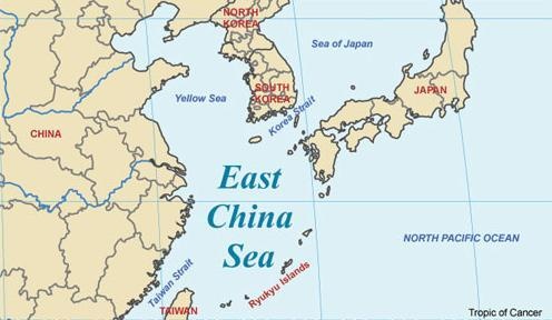 Chien dau co Trung Quoc chan may bay My tren Bien Dong anh 1