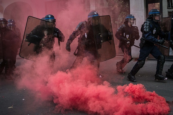 Cảnh sát Pháp đối phó bạo động và hooligan Euro ảnh 3 Canh sat Phap doi pho bao dong va hooligan Euro anh 3
