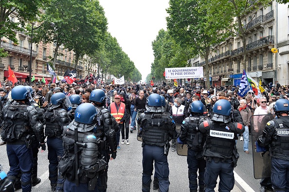 Cảnh sát Pháp đối phó bạo động và hooligan Euro ảnh 1 Canh sat Phap doi pho bao dong va hooligan Euro anh 1