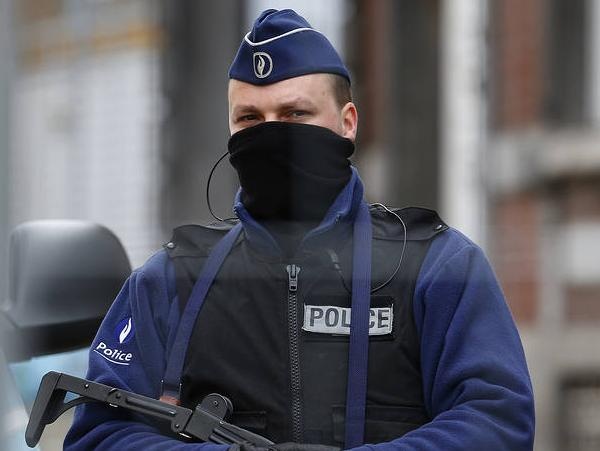 Bi bat 12 nguoi am muu tan cong Brussels hinh anh