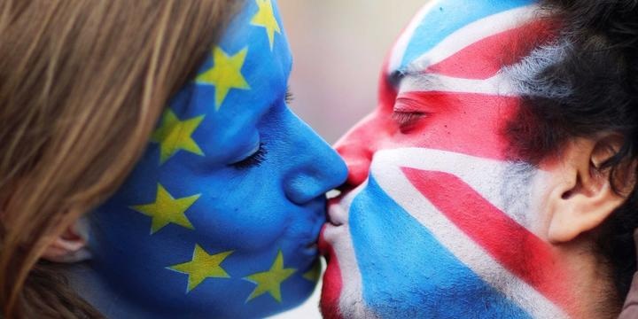 Nguoi chau Au hon chuyen tu Berlin toi London, chong Brexit hinh anh