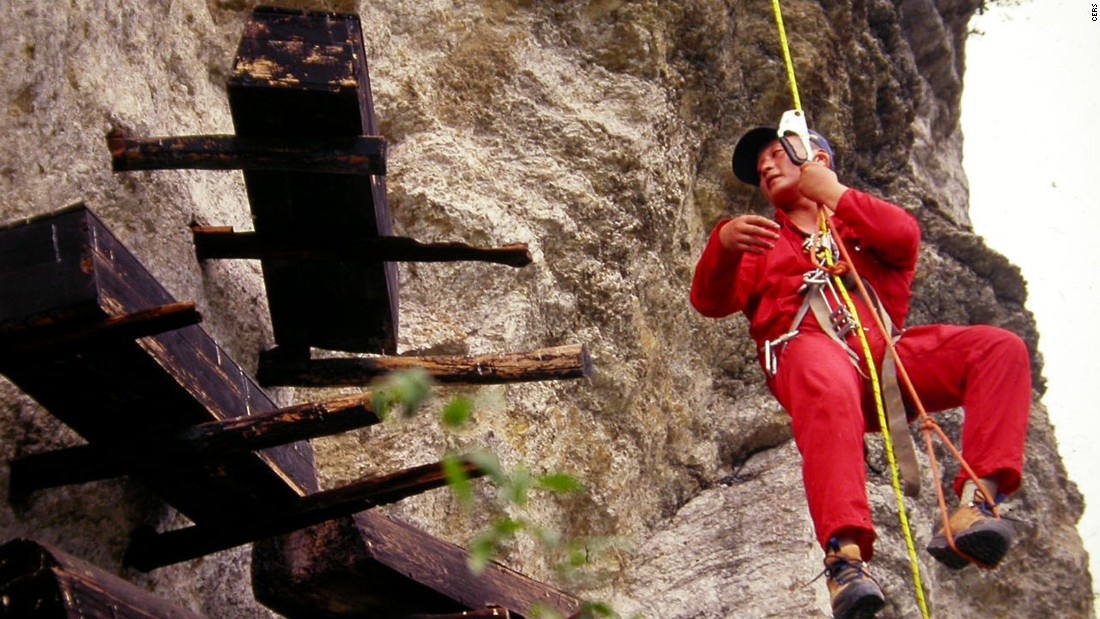 Nhung quan tai treo ky bi o Trung Quoc hinh anh