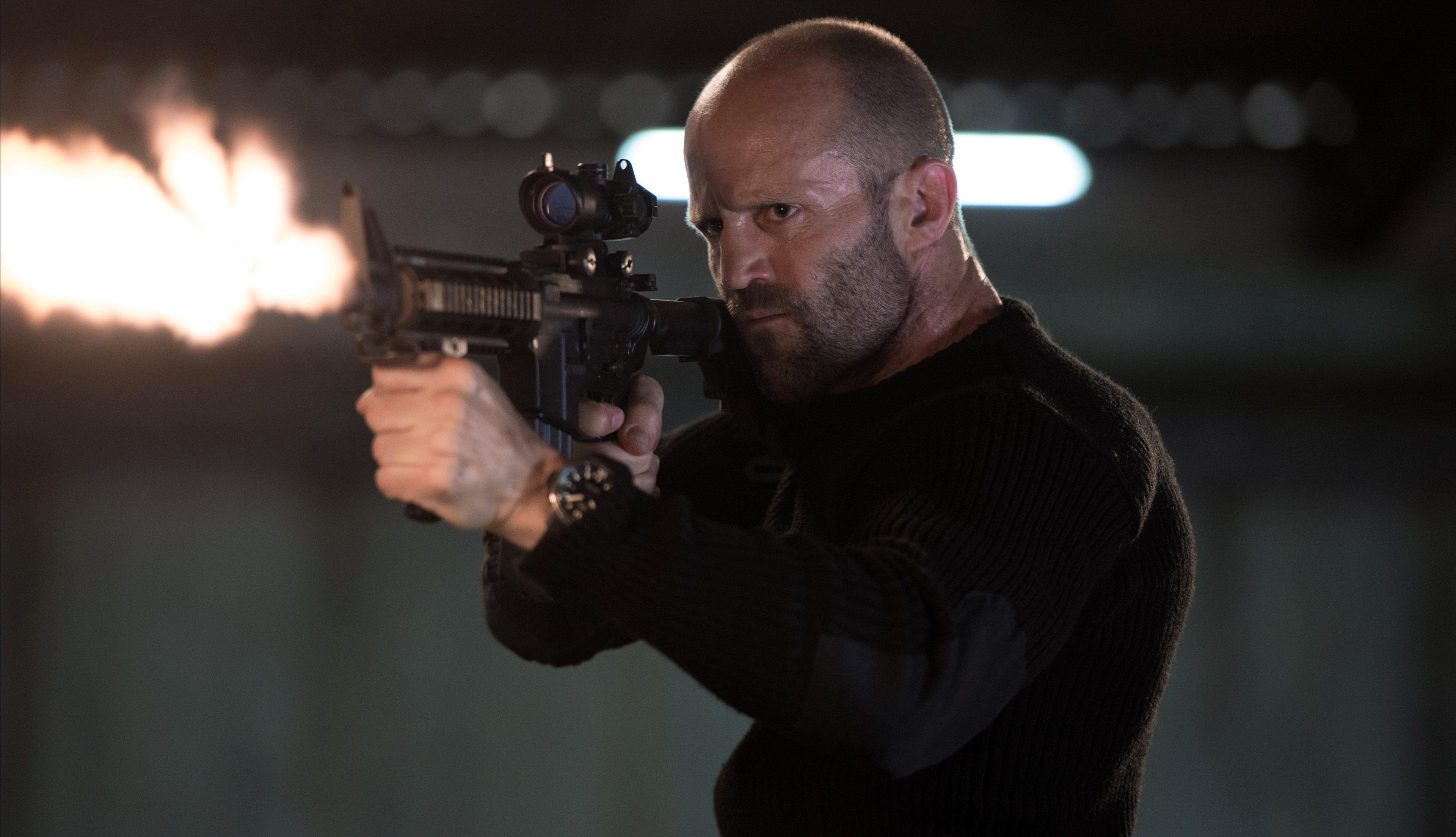 Jason Statham: Tu vu cong ban khoa than den ngoi sao phim hanh dong hinh anh