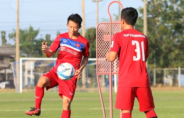 Bau Duc cho CLB Viettel muon tien ve U23 Viet Nam hinh anh