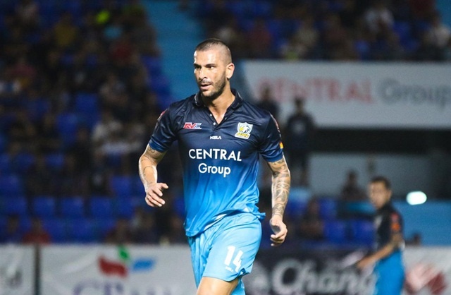 Renan Marques thu viec,  chan sut Bundesliga,  HLV Toshiya Miura,  CLB TPHCM,  Hai sieu ngoai binh,  quyen chu tich Cong Vinh,  V.League 2018 anh 1