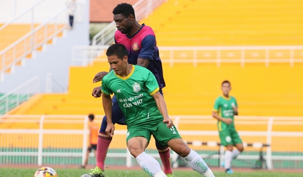 Tien dao lam lo Nsi tha thiet xin duoc da V.League 2018 hinh anh