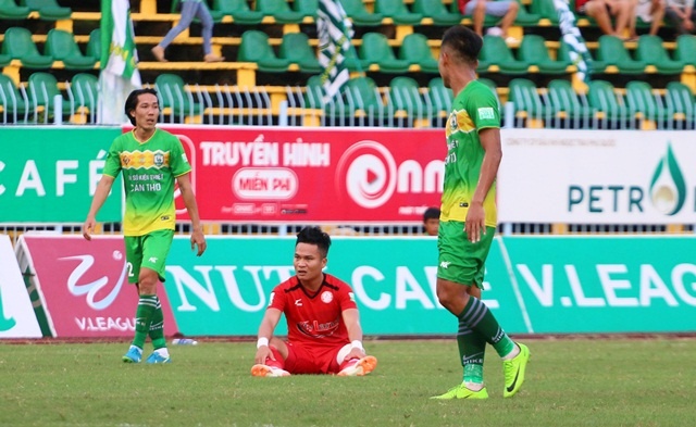 CLB XSKT Can Tho,  CLB TP.HCM,  HLV Toshiya Miura,  V.League 2018 anh 5