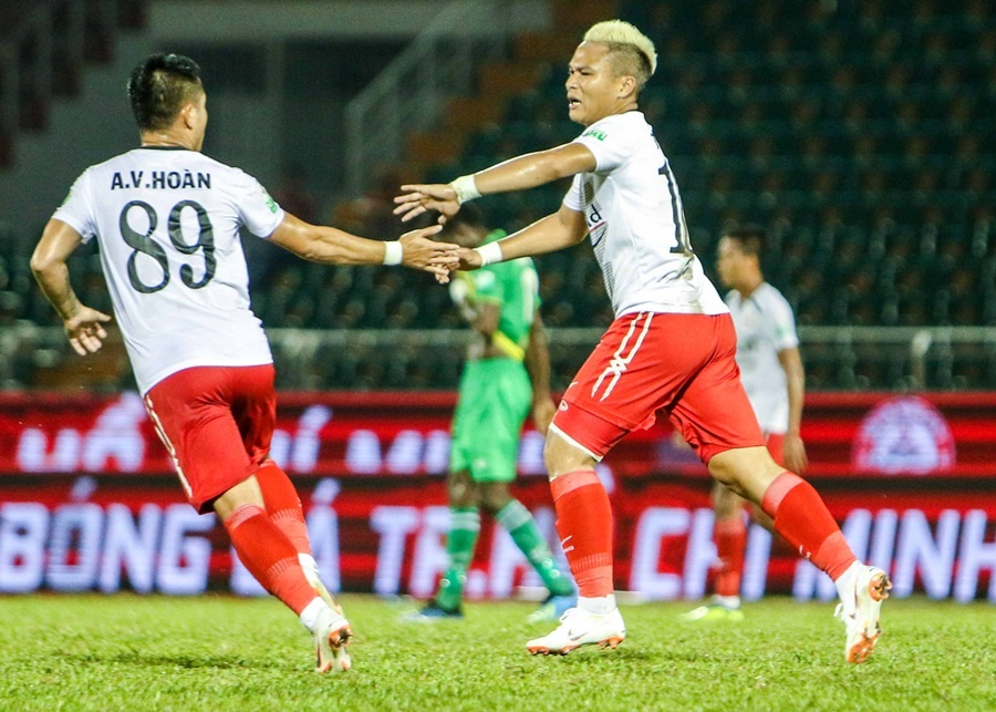 Toshiya Miura,  Miura,  CLB TP.HCM,  XSKT Can Tho,  Can Tho,  trong tai,  song di chet lai anh 7