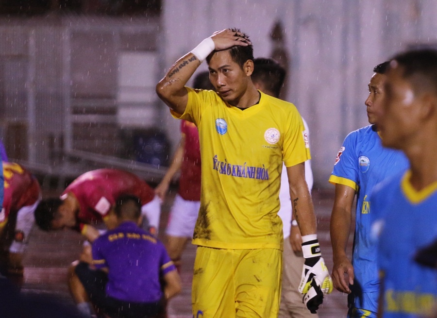 Cong Phuong,  Thu mon Tuan Manh,  CLB Khanh Hoa,  HAGL,  V.League,  Tuan Manh,  Nguyen Cong Phuong anh 2