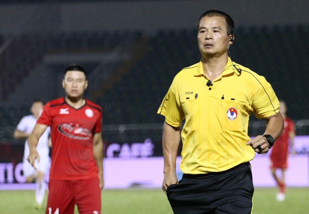 Le Van Hung,  thu mon,  Toshiya Miura,  CLB Da Nang,  CLB TP.HCM,  sai lam,  V.League,  rung rung nuoc mat anh 7