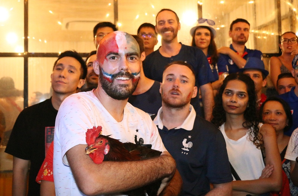 CDV Phap 'quay' tung voi chu ga trong o Sai Gon hinh anh