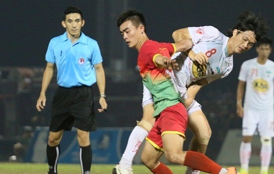 Vo trong tai bi ruot danh muon chong bo nghe hinh anh