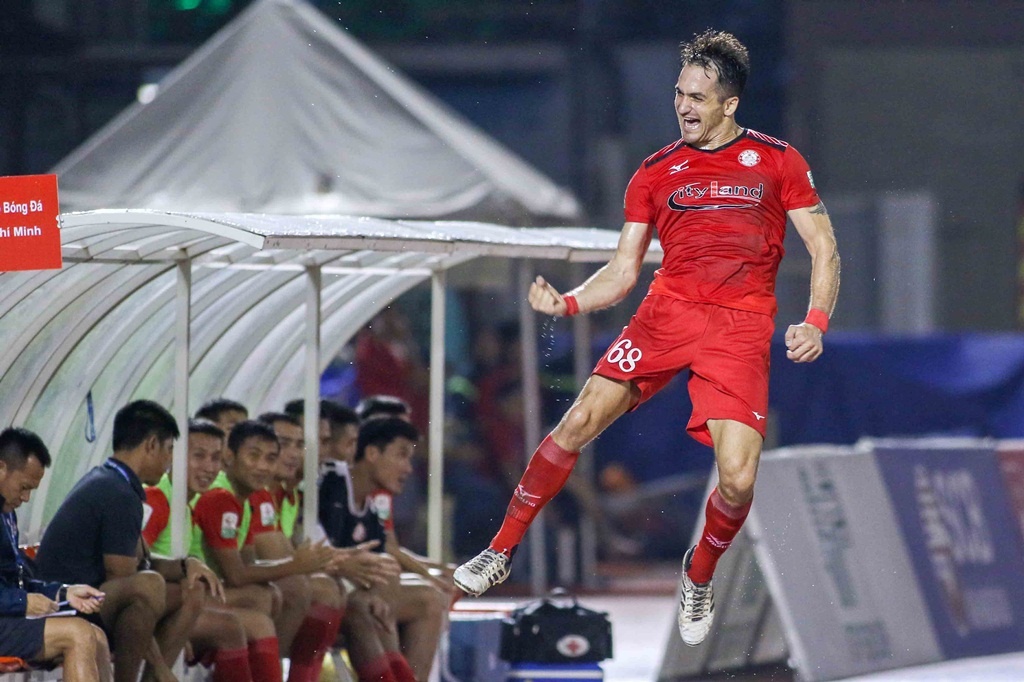 Miura,  Toshiya Miura,  CLB TPHCM,  V.League,  Quang Ninh,  Matias,  non khan,  Messi anh 6