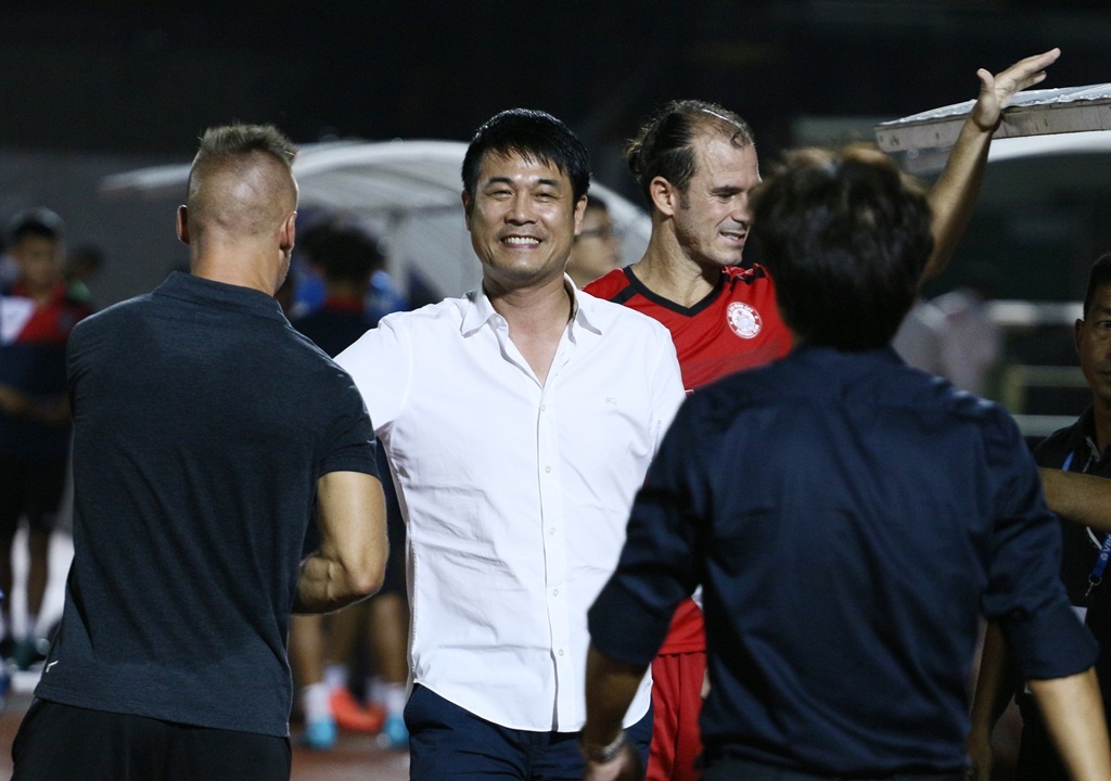 Miura,  Toshiya Miura,  CLB TPHCM,  V.League,  Quang Ninh,  Matias,  non khan,  Messi anh 8