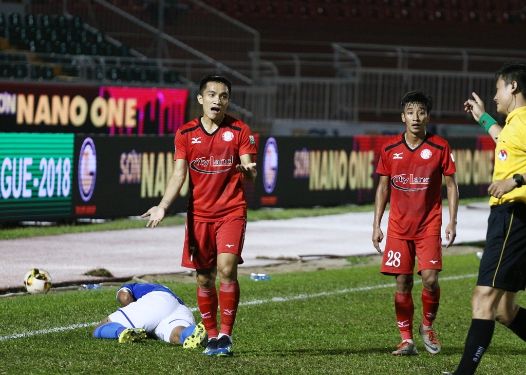 Sam Ngoc Duc,  ky luat,  VFF,  V.League anh 1