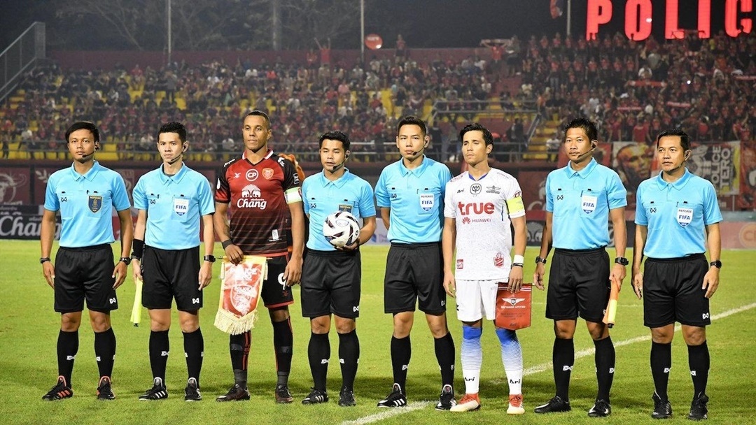 VAR, công nghệ VAR, V.League, Thái League, bóng đá Thái Lan, Trần Anh Tú, Đinh Văn Dũng, trọng tài Việt Nam, FIFA, AFC, FAT ảnh 1 VAR, cong nghe VAR, V.League, Thai League, bong da Thai Lan, Tran Anh Tu, Dinh Van Dung, trong tai Viet Nam, FIFA, AFC, FAT anh 1