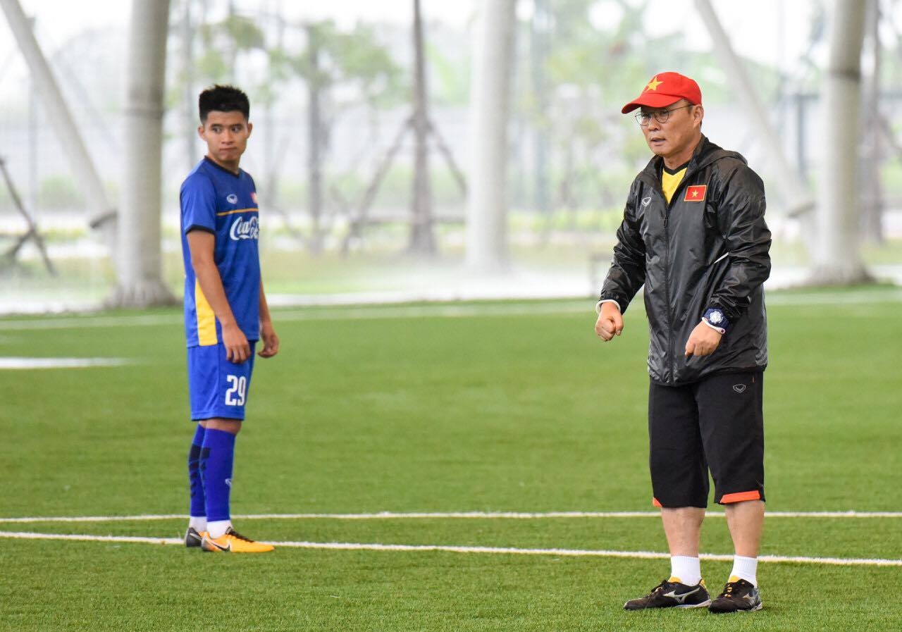 Hoc tro cua ong Park Hang-seo len tuyen trong noi nho cha hinh anh