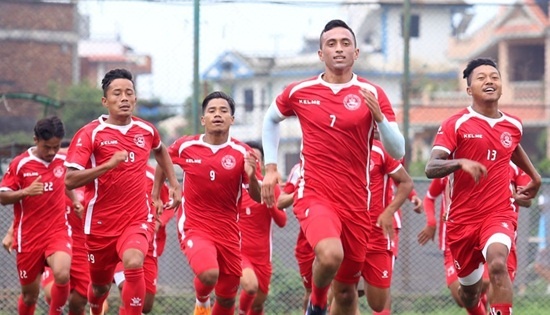 Doi thu cua U23 Viet Nam luc duc vi 5 cau thu di choi dem hinh anh