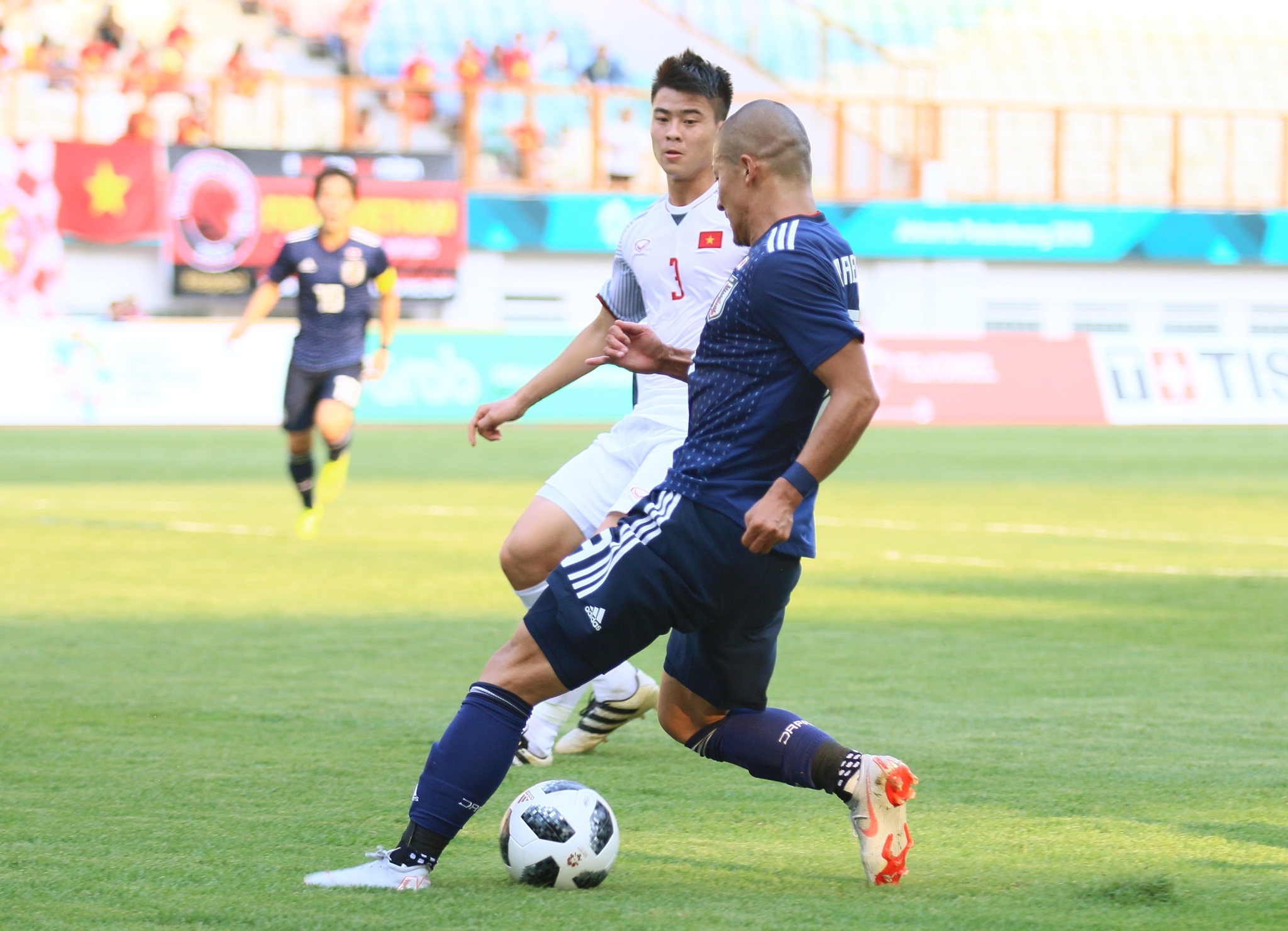 Do Duy Manh,  Tran Anh Tuan,  Olympic Viet Nam,  Park Hang-seo,  Olympic Viet Nam,  Olympic Nhat Ban anh 2