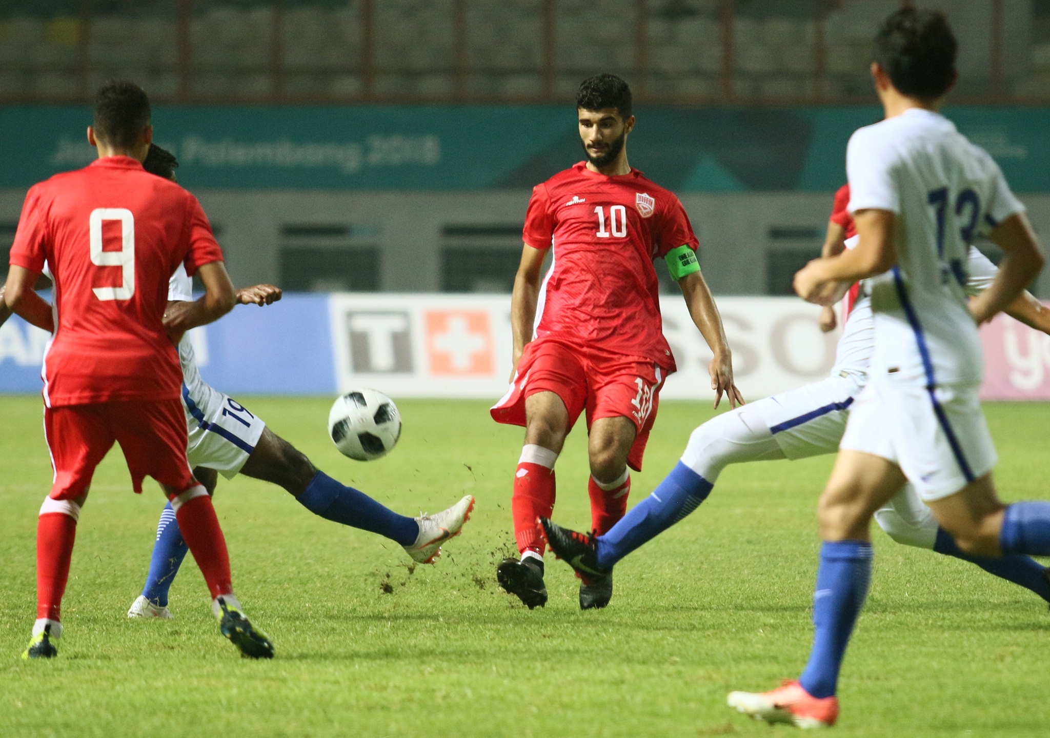 Olympic Bahrain,  Ahmed Bin Isa Al Khalifa,  Olympic Viet Nam,  ASIAD,  chau au,  Van Quyet,  Quang Hai,  Hung Dung,  Bahrain anh 3