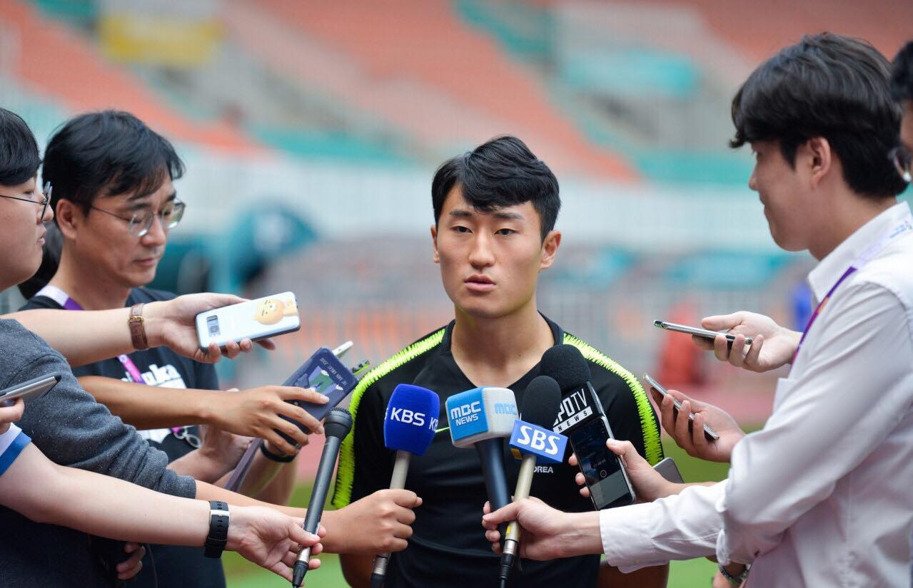 Hwang Ui-jo,  Olympic Han Quoc,  Olympic Viet Nam,  Olympic Uzbekistan,  ASIAD,  Kim Hak-bum, anh 2