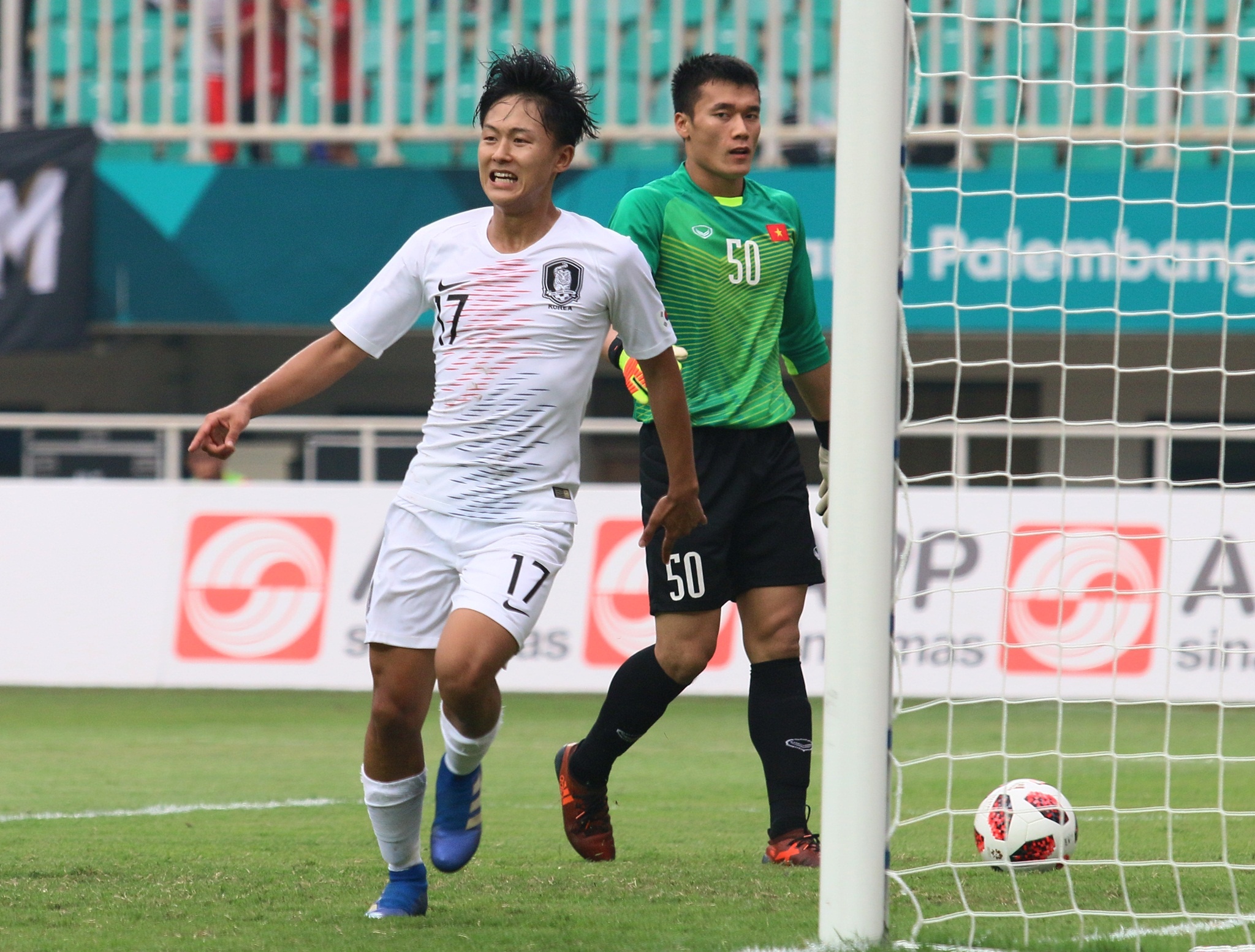 cong phuong,  than dong bong da han quoc anh 1