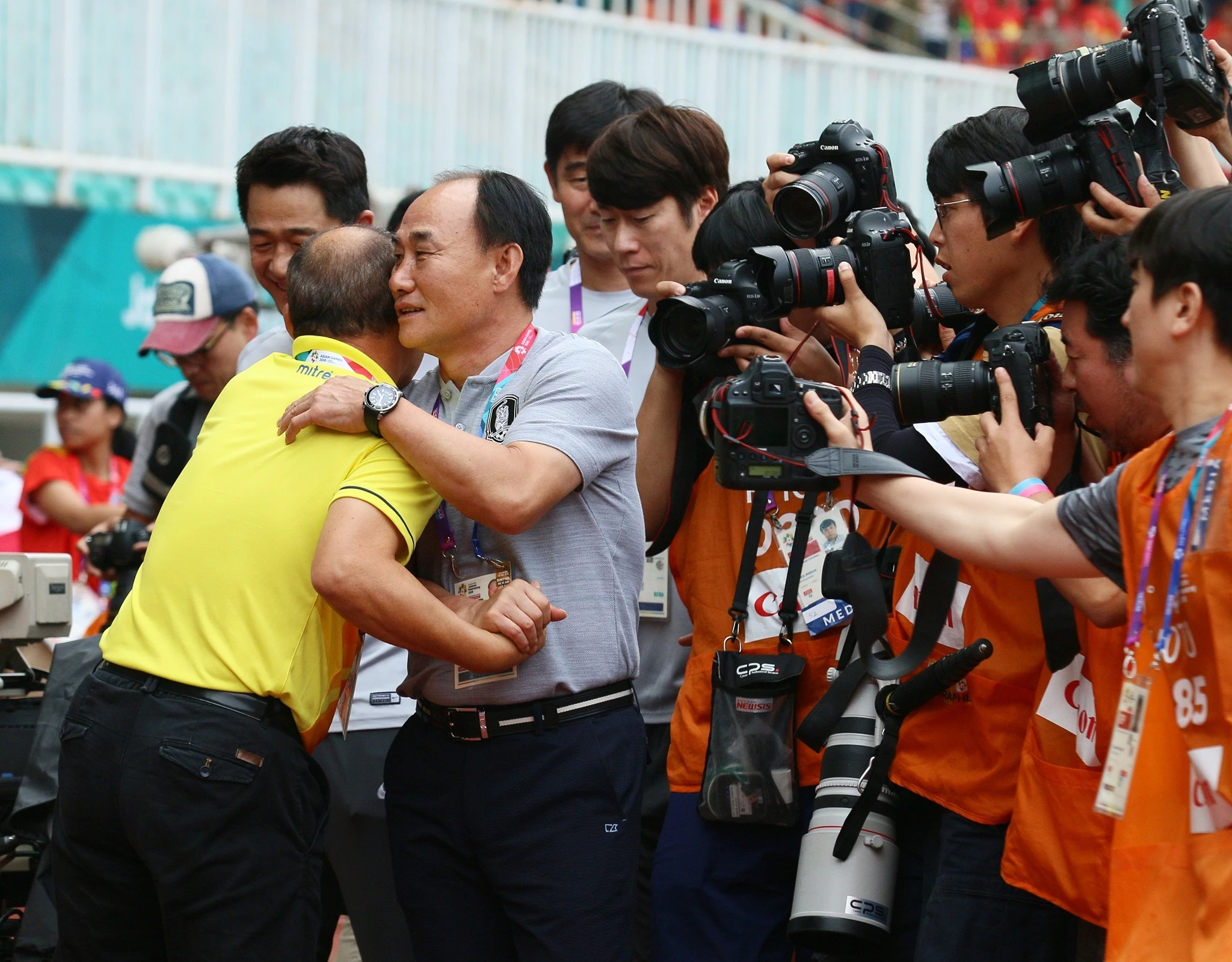 Olympic Viet Nam,  Olympic Han Quoc,  Park Hang-seo,  Son Heung-min,  ASIAD,  ban ket,  Viet Nam anh 1