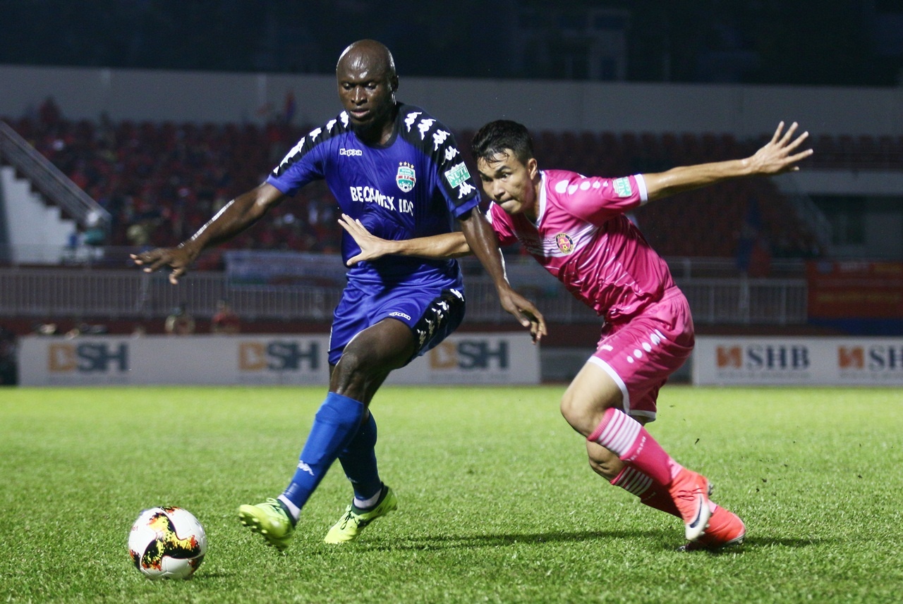 CLB Binh Duong thua doi Sai Gon vi 2 ngay khong tap luyen hinh anh