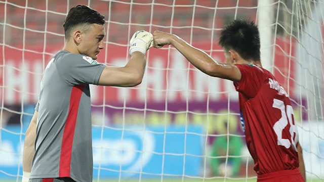 CLB Can Tho van dung cuoi bang sau khi thua nguoc 1-2 truoc Quang Nam hinh anh