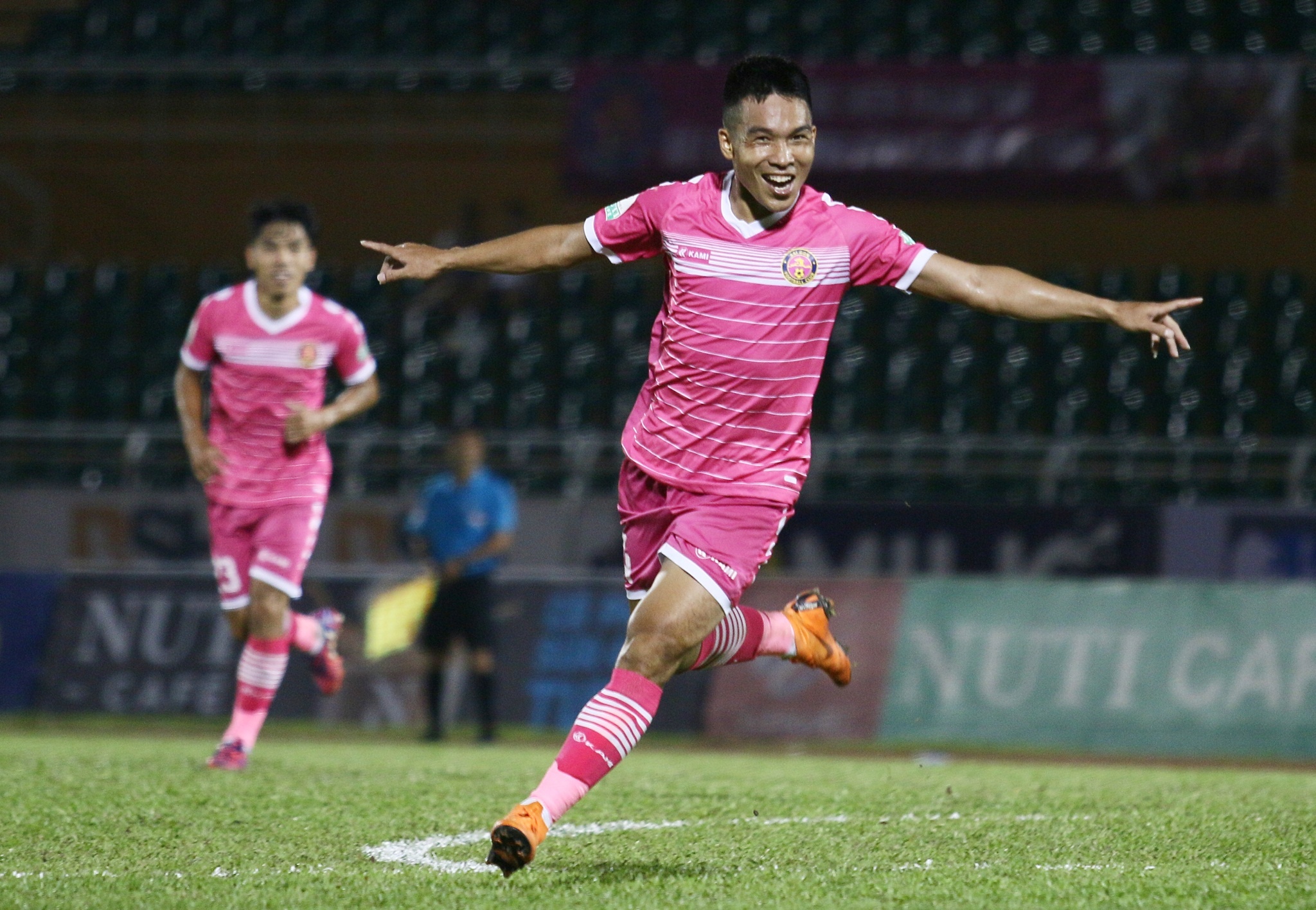 binh duong,  sai gon,  v league,  tru hang,  tap luyen,  cup quoc gia,  anh duc anh 2