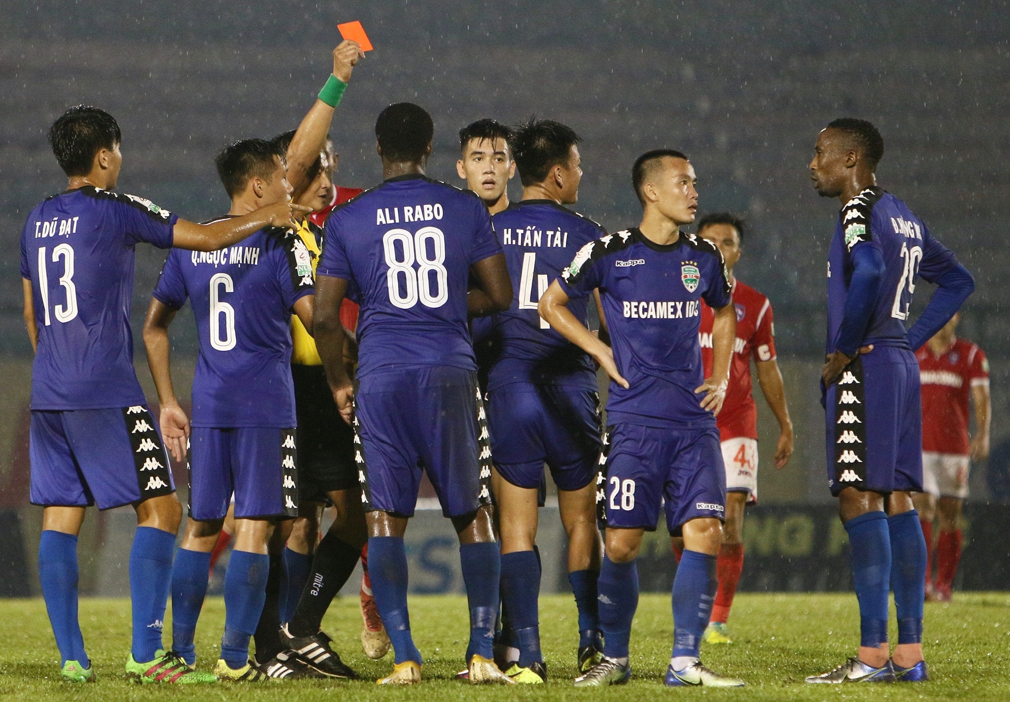 tran van lap,  trong tai,  be coi,  ho tan tai,  v.league,  binh duong,  quang ninh,  tran minh chien anh 11